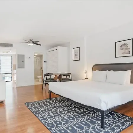 Mozart #307 Apartment